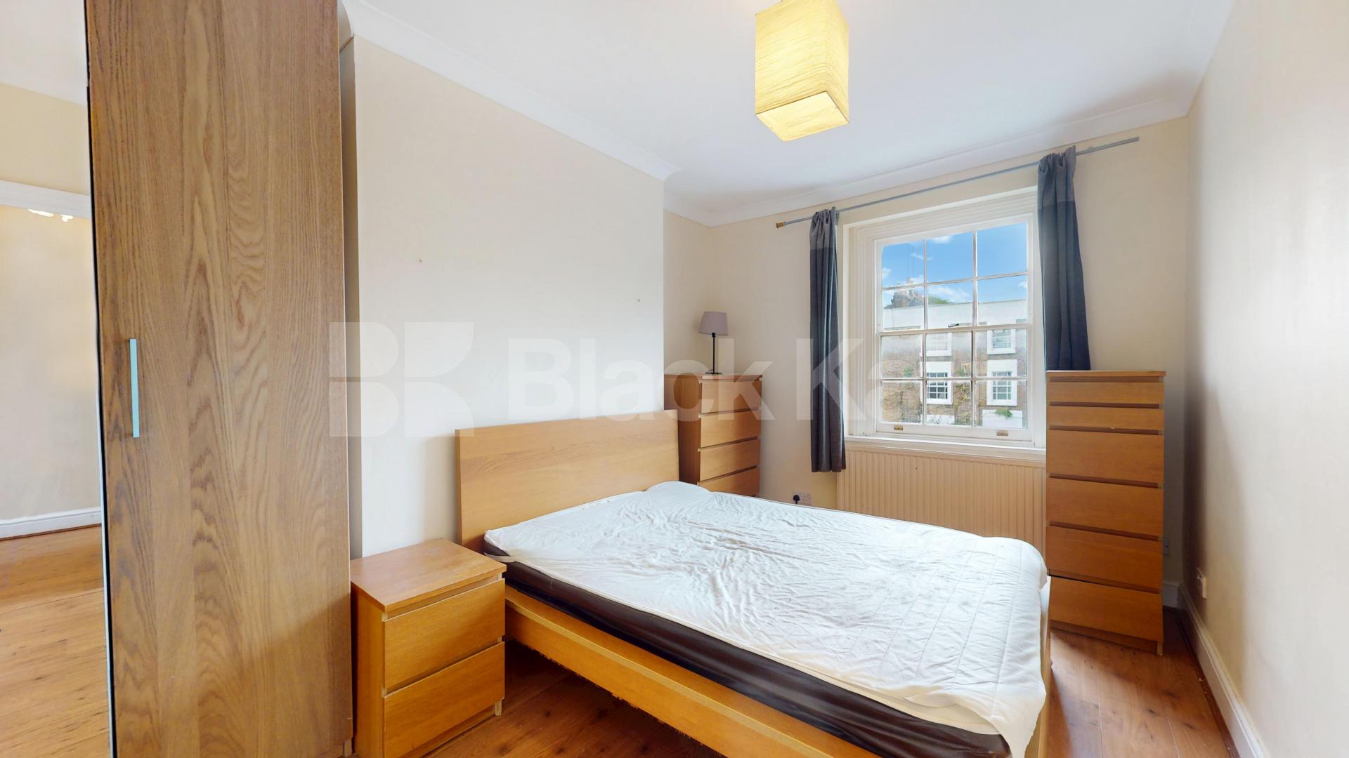 Stylish 3 Bedroom Flat on Quiet Residential Street Rochester Road, Camden